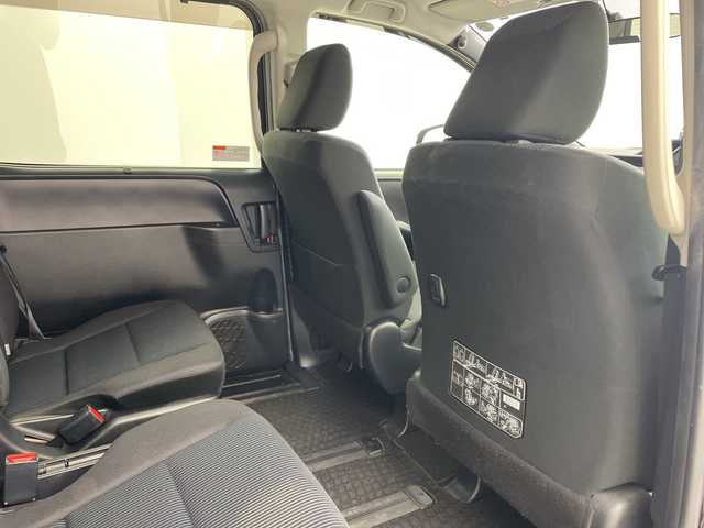 トヨタ ノア X 兵庫県 2015(平27)年 7.8万km ボルドーマイカメタリック ・純正9インチナビ（NSZT-Y64T）/・AM/FM/CD/DVD/フルセグ/・Bluetooth接続/・バックカメラ/・前後ドライブレコーダー/・片側パワースライドドア/・左右独立エアコン/・後席エアコン/・ETC/・LEDヘッドランプ/・スロットルコントローラー/・2列目サンシェード/・オールオートパワーウィンドウ/・電動格納ミラー/・アイドリングストップ/・carrozeriaツイーター/・ドアバイザー/・純正フロアマット/・社外アルミホイール/・取扱説明書/・保証書/・スペアキー/・フォグランプ/・ウインカーミラー