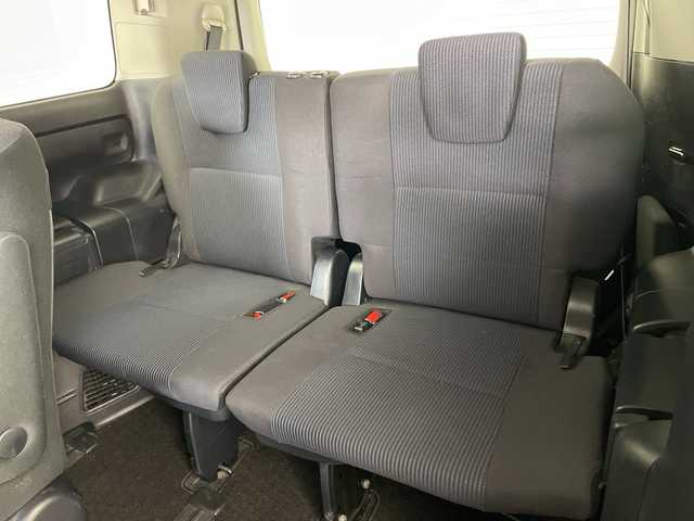 トヨタ ノア X 兵庫県 2015(平27)年 7.8万km ボルドーマイカメタリック ・純正9インチナビ（NSZT-Y64T）/・AM/FM/CD/DVD/フルセグ/・Bluetooth接続/・バックカメラ/・前後ドライブレコーダー/・片側パワースライドドア/・左右独立エアコン/・後席エアコン/・ETC/・LEDヘッドランプ/・スロットルコントローラー/・2列目サンシェード/・オールオートパワーウィンドウ/・電動格納ミラー/・アイドリングストップ/・carrozeriaツイーター/・ドアバイザー/・純正フロアマット/・社外アルミホイール/・取扱説明書/・保証書/・スペアキー/・フォグランプ/・ウインカーミラー