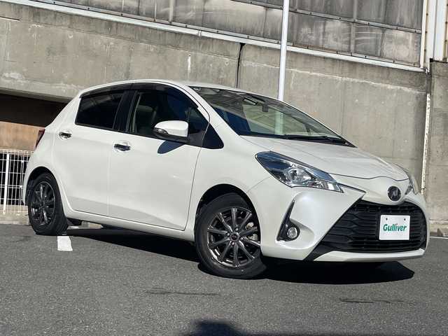 トヨタ ヴィッツ F アミー 愛知県 2018(平30)年 6.4万km ホワイトパールクリスタルシャイン パナソニック製ナビ（CN-RE04WD)/フルセグTV・AM・FM・SD・Bluetooth・CD・DVD・USB/バックカメラ/スマートキー/プッシュスタート/ビルトインETC/前方ドライブレコーダー/プリクラッシュセーフティ/車線逸脱防止機能/アイドリングストップ/オートライト/LEDヘッドライト/フォグランプ/純正フロアマット/純正ドアバイザー/保証書/点検整備記録簿（R3・R5・R7)