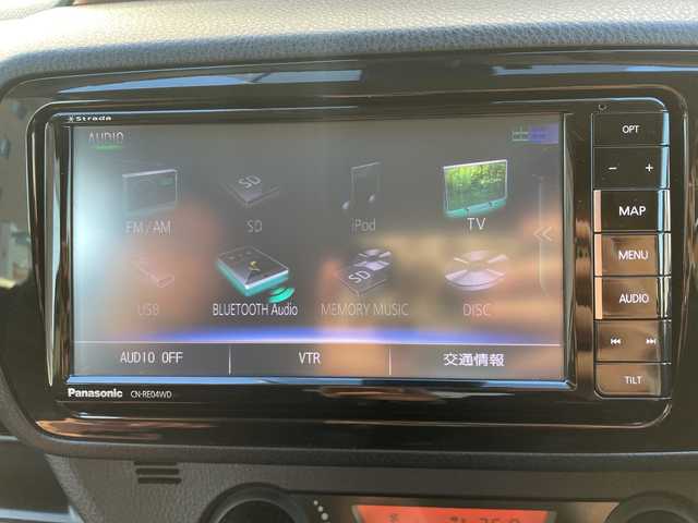 トヨタ ヴィッツ F アミー 愛知県 2018(平30)年 6.4万km ホワイトパールクリスタルシャイン パナソニック製ナビ（CN-RE04WD)/フルセグTV・AM・FM・SD・Bluetooth・CD・DVD・USB/バックカメラ/スマートキー/プッシュスタート/ビルトインETC/前方ドライブレコーダー/プリクラッシュセーフティ/車線逸脱防止機能/アイドリングストップ/オートライト/LEDヘッドライト/フォグランプ/純正フロアマット/純正ドアバイザー/保証書/点検整備記録簿（R3・R5・R7)