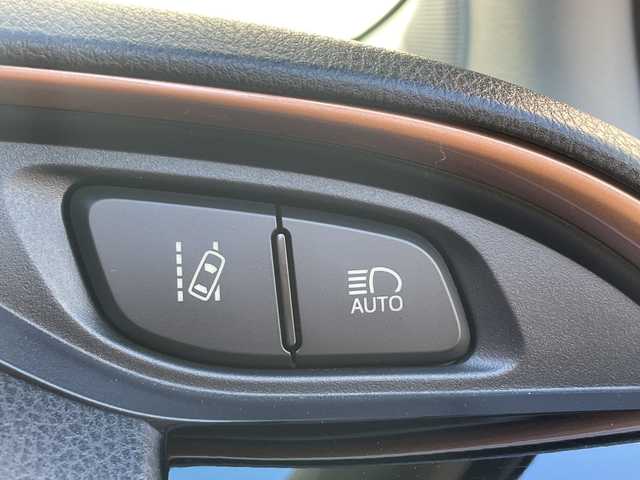 トヨタ ヴィッツ F アミー 愛知県 2018(平30)年 6.4万km ホワイトパールクリスタルシャイン パナソニック製ナビ（CN-RE04WD)/フルセグTV・AM・FM・SD・Bluetooth・CD・DVD・USB/バックカメラ/スマートキー/プッシュスタート/ビルトインETC/前方ドライブレコーダー/プリクラッシュセーフティ/車線逸脱防止機能/アイドリングストップ/オートライト/LEDヘッドライト/フォグランプ/純正フロアマット/純正ドアバイザー/保証書/点検整備記録簿（R3・R5・R7)