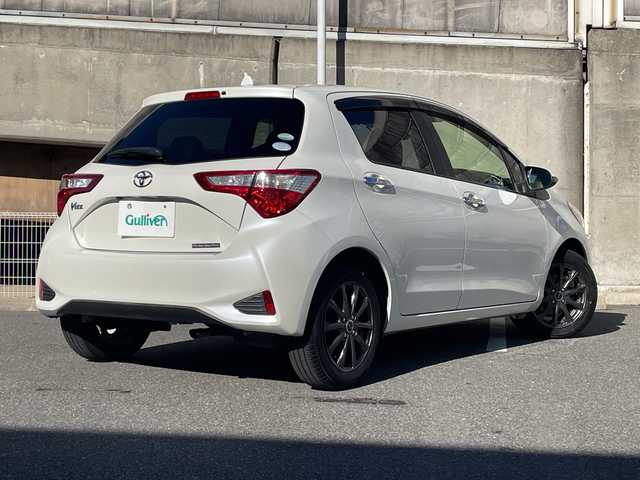トヨタ ヴィッツ F アミー 愛知県 2018(平30)年 6.4万km ホワイトパールクリスタルシャイン パナソニック製ナビ（CN-RE04WD)/フルセグTV・AM・FM・SD・Bluetooth・CD・DVD・USB/バックカメラ/スマートキー/プッシュスタート/ビルトインETC/前方ドライブレコーダー/プリクラッシュセーフティ/車線逸脱防止機能/アイドリングストップ/オートライト/LEDヘッドライト/フォグランプ/純正フロアマット/純正ドアバイザー/保証書/点検整備記録簿（R3・R5・R7)