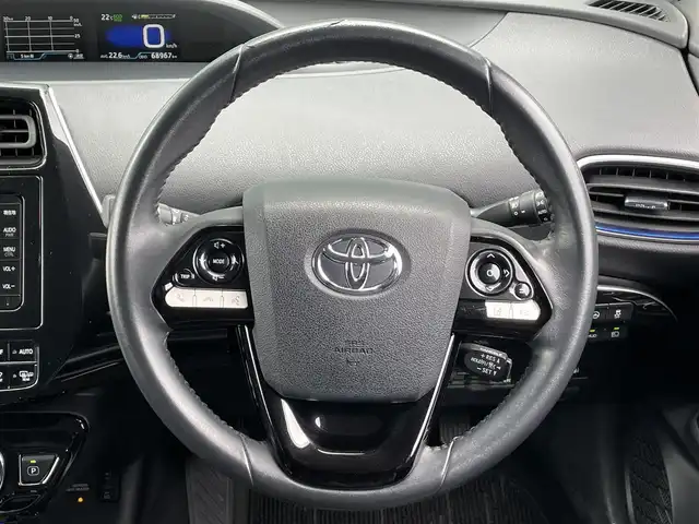 トヨタ プリウス A ツーリングセレクション 香川県 2016(平28)年 6.9万km ホワイトパールクリスタルシャイン 純正７型ナビ　（品番：NSZT-W64）/フルセグテレビ/Bluetooth　CD DVD/バックカメラ/衝突被害軽減システム/車線逸脱警報/横滑り防止装置/インテリジェントクリアランスソナー/シンプルインテリジェントパーキングアシスト/前方ドライブレコーダー/オートマチックハイビーム/オートライト/LEDヘッドライト/合皮シート/運転席側・助手席側シートヒーター/モデリスタエアロ　（フロント・サイド）/ヘッドアップディスプレイ/純正フロアマット/純正17インチアルミホイール/ハンドルスイッチ/プッシュスタート/ETC