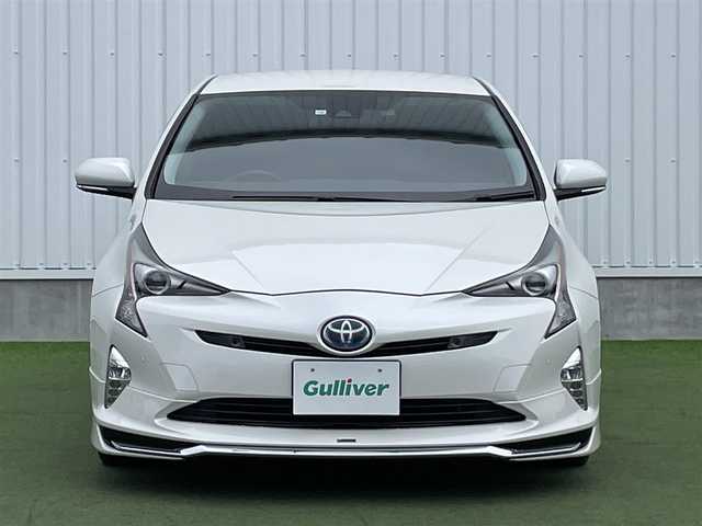 トヨタ プリウス A ツーリングセレクション 香川県 2016(平28)年 6.9万km ホワイトパールクリスタルシャイン 純正7型ナビ　（品番：NSZT-W64）/フルセグテレビ/Bluetooth　CD DVD/バックカメラ/衝突被害軽減システム/車線逸脱警報/横滑り防止装置/インテリジェントクリアランスソナー/シンプルインテリジェントパーキングアシスト/前方ドライブレコーダー/オートマチックハイビーム/オートライト/LEDヘッドライト/合皮シート/運転席側・助手席側シートヒーター/モデリスタエアロ　（フロント・サイド）/ヘッドアップディスプレイ/純正フロアマット/純正17インチアルミホイール/ハンドルスイッチ/プッシュスタート/ETC