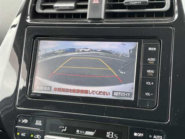 トヨタ プリウス A ツーリングセレクション 香川県 2016(平28)年 6.9万km ホワイトパールクリスタルシャイン 純正7型ナビ　（品番：NSZT-W64）/フルセグテレビ/Bluetooth　CD DVD/バックカメラ/衝突被害軽減システム/車線逸脱警報/横滑り防止装置/インテリジェントクリアランスソナー/シンプルインテリジェントパーキングアシスト/前方ドライブレコーダー/オートマチックハイビーム/オートライト/LEDヘッドライト/合皮シート/運転席側・助手席側シートヒーター/モデリスタエアロ　（フロント・サイド）/ヘッドアップディスプレイ/純正フロアマット/純正17インチアルミホイール/ハンドルスイッチ/プッシュスタート/ETC