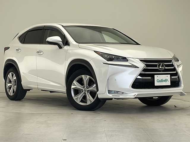 レクサス ＮＸ 200t バージョンL 愛知県 2016(平28)年 4万km ソニッククォーツ 衝突軽減システム/純正ナビ/三眼LEDヘッドライト/レーダークルーズコントロール/シートヒーター/エアシート/フルセグ/CD DVD/Bluetooth/バックカメラ/サイドカメラ/電動リアゲート/パワーシート/コーナーセンサー/純正アルミホイール/ETC2.0/ブラインドスポットモニター/パドルシフト/ステアリングヒーター/オートマチックハイビーム/ドライブレコーダー/ステアリングスイッチ/スマートキー/プッシュスタート