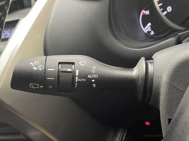 レクサス ＮＸ 200t バージョンL 愛知県 2016(平28)年 4万km ソニッククォーツ 衝突軽減システム/純正ナビ/三眼LEDヘッドライト/レーダークルーズコントロール/シートヒーター/エアシート/フルセグ/CD DVD/Bluetooth/バックカメラ/サイドカメラ/電動リアゲート/パワーシート/コーナーセンサー/純正アルミホイール/ETC2.0/ブラインドスポットモニター/パドルシフト/ステアリングヒーター/オートマチックハイビーム/ドライブレコーダー/ステアリングスイッチ/スマートキー/プッシュスタート