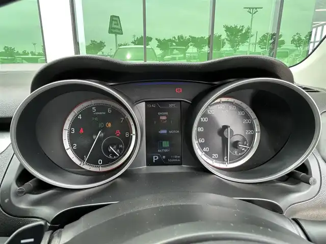 スズキ スイフト HYBRID RS 和歌山県 2018(平30)年 5.4万km ピュアホワイトP 純正メモリナビ（CD）/Bluetooth/フルセグテレビ/全方位モニター/衝突被害軽減システム/横滑り防止装置/前方ドライブレコーダー/ビルトインETC/パドルシフト/シートヒーター/LEDヘッドライト/オートライト/純正16インチアルミホイール/純正フロアマット/USB入力端子/アイドリングストップ/プッシュスタート/スマートキー/電動格納ミラー