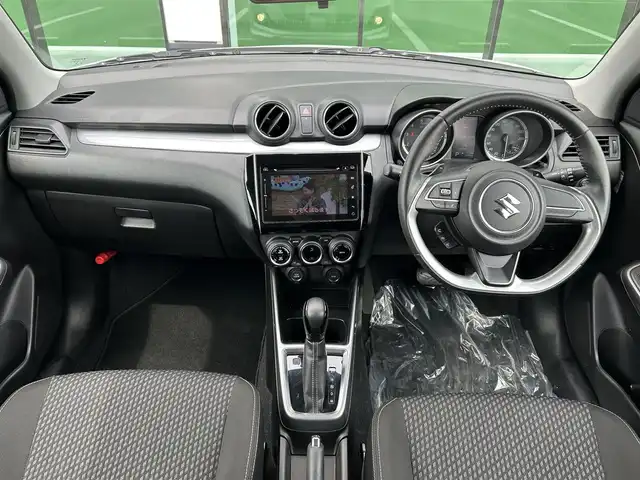 スズキ スイフト HYBRID RS 和歌山県 2018(平30)年 5.4万km ピュアホワイトP 純正メモリナビ（CD）/Bluetooth/フルセグテレビ/全方位モニター/衝突被害軽減システム/横滑り防止装置/前方ドライブレコーダー/ビルトインETC/パドルシフト/シートヒーター/LEDヘッドライト/オートライト/純正16インチアルミホイール/純正フロアマット/USB入力端子/アイドリングストップ/プッシュスタート/スマートキー/電動格納ミラー