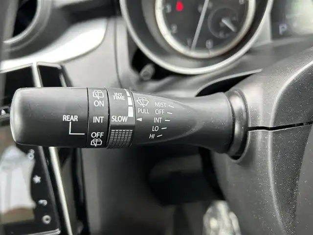 スズキ スイフト HYBRID RS 和歌山県 2018(平30)年 5.4万km ピュアホワイトP 純正メモリナビ（CD）/Bluetooth/フルセグテレビ/全方位モニター/衝突被害軽減システム/横滑り防止装置/前方ドライブレコーダー/ビルトインETC/パドルシフト/シートヒーター/LEDヘッドライト/オートライト/純正16インチアルミホイール/純正フロアマット/USB入力端子/アイドリングストップ/プッシュスタート/スマートキー/電動格納ミラー