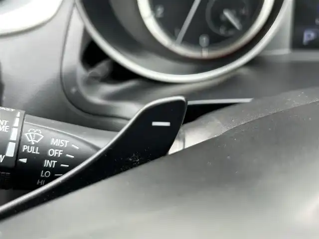 スズキ スイフト HYBRID RS 和歌山県 2018(平30)年 5.4万km ピュアホワイトP 純正メモリナビ（CD）/Bluetooth/フルセグテレビ/全方位モニター/衝突被害軽減システム/横滑り防止装置/前方ドライブレコーダー/ビルトインETC/パドルシフト/シートヒーター/LEDヘッドライト/オートライト/純正16インチアルミホイール/純正フロアマット/USB入力端子/アイドリングストップ/プッシュスタート/スマートキー/電動格納ミラー