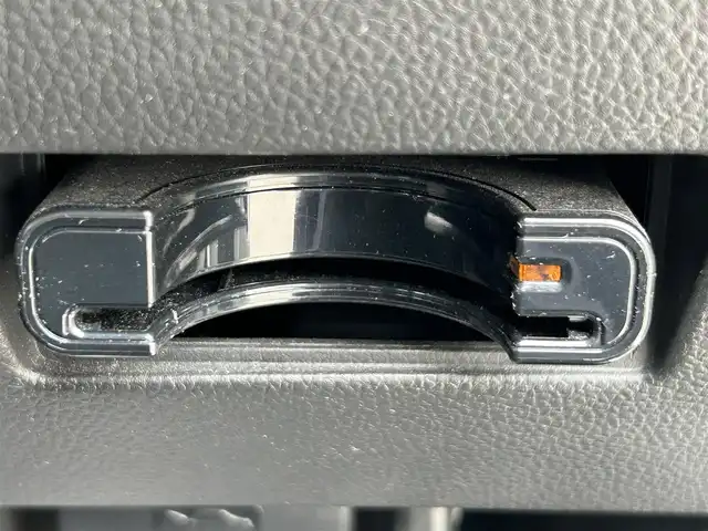 スズキ スイフト HYBRID RS 和歌山県 2018(平30)年 5.4万km ピュアホワイトP 純正メモリナビ（CD）/Bluetooth/フルセグテレビ/全方位モニター/衝突被害軽減システム/横滑り防止装置/前方ドライブレコーダー/ビルトインETC/パドルシフト/シートヒーター/LEDヘッドライト/オートライト/純正16インチアルミホイール/純正フロアマット/USB入力端子/アイドリングストップ/プッシュスタート/スマートキー/電動格納ミラー