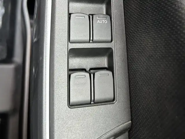 スズキ スイフト HYBRID RS 和歌山県 2018(平30)年 5.4万km ピュアホワイトP 純正メモリナビ（CD）/Bluetooth/フルセグテレビ/全方位モニター/衝突被害軽減システム/横滑り防止装置/前方ドライブレコーダー/ビルトインETC/パドルシフト/シートヒーター/LEDヘッドライト/オートライト/純正16インチアルミホイール/純正フロアマット/USB入力端子/アイドリングストップ/プッシュスタート/スマートキー/電動格納ミラー