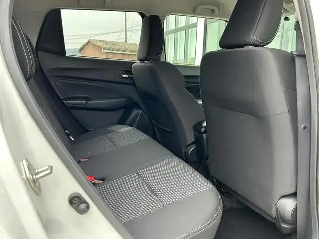 スズキ スイフト HYBRID RS 和歌山県 2018(平30)年 5.4万km ピュアホワイトP 純正メモリナビ（CD）/Bluetooth/フルセグテレビ/全方位モニター/衝突被害軽減システム/横滑り防止装置/前方ドライブレコーダー/ビルトインETC/パドルシフト/シートヒーター/LEDヘッドライト/オートライト/純正16インチアルミホイール/純正フロアマット/USB入力端子/アイドリングストップ/プッシュスタート/スマートキー/電動格納ミラー