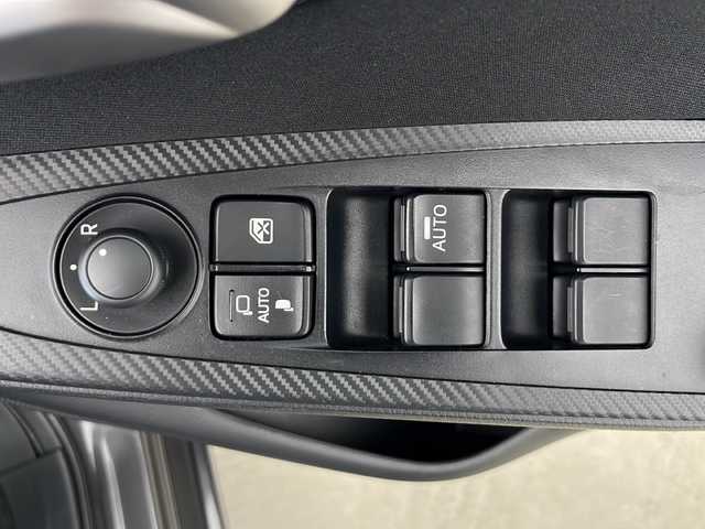 マツダ マツダ２ 15S 秋田県 2020(令2)年 1.5万km マシーングレープレミアムM 4WD/純正ナビ/　(Bluetooth/フルセグTV/DVD/CD/AUX)/衝突軽減装置/アイドリングストップ/コーナーセンサー/レーンキープアシスト/横滑り防止装置/ブラインドアシストスポット/ETC/ステアリングリモコン/MTモード付AT/USB入力端子/LEDヘッドライト/オートライト/オートハイビーム/オートワイパー/電動格納ミラー/純正フロアマット/プッシュスタート/スマートキー/スペアキー/ドアバイザー