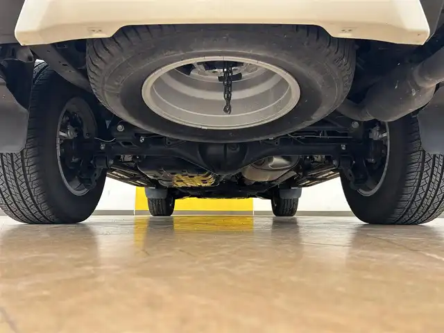トヨタ ランドクルーザー プラド TX 群馬県 2023(令5)年 2.3万km ホワイトパールクリスタルシャイン トヨタセーフティセンス/・プリクラッシュセーフティ/・レーンディパーチャーアラート/・レーダークルーズコントロール/・オートマチックハイビーム/・クリアランスソナー/・ロードサインアシスト/・先行車発進お知らせ機能/サンルーフ/モデリスタエアロ(F/R)/純正9インチSDナビ/・フルセグTV(TVキャンセラー)/・CD/DVD/BT/・SD/AM.FM/純正ドライブレコーダー/ビルトインETC/スマートキー×2/プッシュスタート/ステアリングスイッチ/LEDヘッドライト/フォグランプ/オートライト/ルーフレール/純正17インチAW/純正フロアマット/ドアバイザー/横滑り防止システム/電動格納ウィンカーミラー