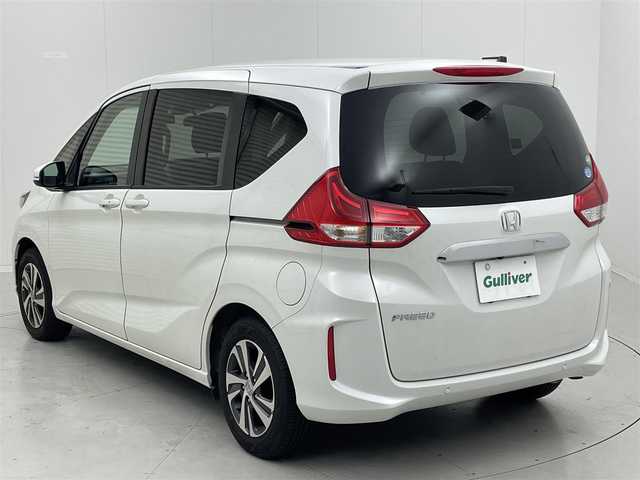 ホンダ フリード G ホンダセンシング 茨城県 2020(令2)年 3万km プラチナホワイトパール 社外ナビ［AVIC-RL910］/フルセグ再生可/バックカメラ/Honda SENSING/・アダプティブ/・アダプティブクルーズコントロール/・衝突軽減ブレーキ/・誤発進抑制機能/・車線逸脱抑制機能/・車線維持支援システム/ハーフレーザシート/シートヒーター/両側パワースライドドア/純正アルミホイール/純正フロアマット/ビルトインETC/ドライブレコーダー