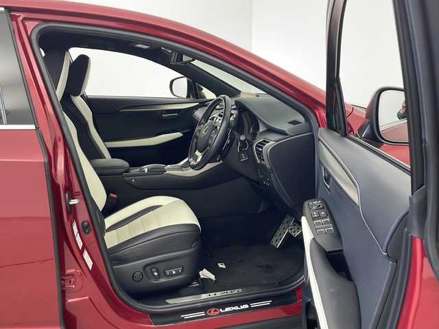 レクサス ＮＸ 300h Fスポーツ 秋田県 2019(令1)年 4.3万km レッドマイカクリスタルシャイン 4WD/純正ナビ(CD DVD SD BT フルセグTV)/バックカメラ/Lexus Safety System ＋/　・プリクラッシュセーフティ/　・レーントレーシングアシスト/　・オートマチックハイビーム/　・アダプティブハイビームシステム/　・レーダークルーズコントロール（全車速追従機能付）/　・ロードサインアシスト/　・先行車発進告知機能/横滑り防止システム/D/N席シートヒーター/D/N席エアーシート/D/N席パワーシート/シートポジションメモリー機能/ステアリングヒーター /パワーバックドア /ETC/クリアランスソナー/社外ドラレコ/レザーシート/純正アルミホイール /純正フロアマット/パドルシフト/スマートキー/プッシュスタート/電動格納ミラー
