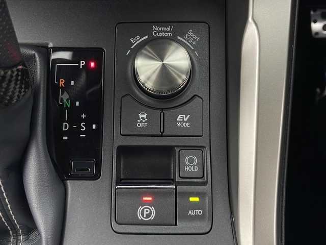 レクサス ＮＸ 300h Fスポーツ 秋田県 2019(令1)年 4.3万km レッドマイカクリスタルシャイン 4WD/純正ナビ(CD DVD SD BT フルセグTV)/バックカメラ/Lexus Safety System ＋/　・プリクラッシュセーフティ/　・レーントレーシングアシスト/　・オートマチックハイビーム/　・アダプティブハイビームシステム/　・レーダークルーズコントロール（全車速追従機能付）/　・ロードサインアシスト/　・先行車発進告知機能/横滑り防止システム/D/N席シートヒーター/D/N席エアーシート/D/N席パワーシート/シートポジションメモリー機能/ステアリングヒーター /パワーバックドア /ETC/クリアランスソナー/社外ドラレコ/レザーシート/純正アルミホイール /純正フロアマット/パドルシフト/スマートキー/プッシュスタート/電動格納ミラー