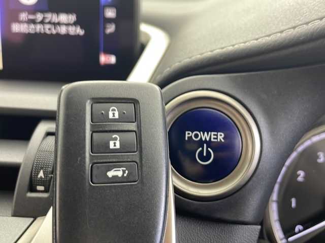 レクサス ＮＸ 300h Fスポーツ 秋田県 2019(令1)年 4.3万km レッドマイカクリスタルシャイン 4WD/純正ナビ(CD DVD SD BT フルセグTV)/バックカメラ/Lexus Safety System ＋/　・プリクラッシュセーフティ/　・レーントレーシングアシスト/　・オートマチックハイビーム/　・アダプティブハイビームシステム/　・レーダークルーズコントロール（全車速追従機能付）/　・ロードサインアシスト/　・先行車発進告知機能/横滑り防止システム/D/N席シートヒーター/D/N席エアーシート/D/N席パワーシート/シートポジションメモリー機能/ステアリングヒーター /パワーバックドア /ETC/クリアランスソナー/社外ドラレコ/レザーシート/純正アルミホイール /純正フロアマット/パドルシフト/スマートキー/プッシュスタート/電動格納ミラー