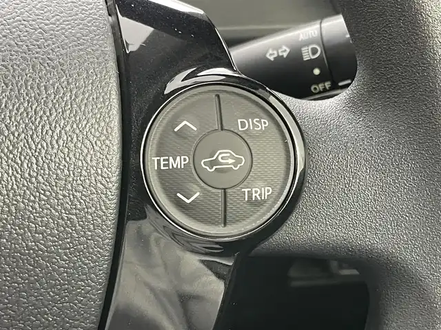 トヨタ アクア S スタイルブラック 岡山県 2016(平28)年 5.7万km ダークブルーマイカ 純正ナビ(NSZT-W66T)/(フルセグTV/BT/CD/MSV/DVD再生)/運転席シートヒーター/ビルトインETC/バックカメラ/TVキャンセラー/横滑り防止/衝突軽減ブレーキ/レーンアシスト/踏み間違い防止/オートライト/オートハイビーム/キセノンヘッドライト/ステアリングスイッチ/チルトステアリング/シートリフター/ISOFIX/ウインカーミラー/ドアバイザー/フロアマット/取扱説明書/新車保証書/スマートキー×２