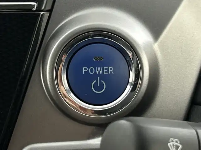トヨタ プリウス α G 愛知県 2015(平27)年 3.2万km シルバーM 禁煙車/純正7インチナビ/（AM/FM/ワンセグTV/Bluetooth)/バックカメラ/クルーズコントロール/ETC/パワーシート/ハーフレザーシート/スマートキー/LEDヘッドライト/純正16インチアルミホイール