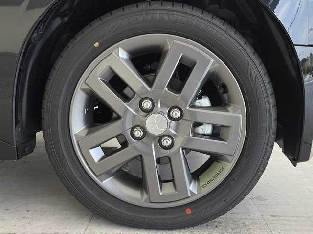 三菱 デリカミニ T プレミアム 愛知県 2025(令7)年 0.1万km未満 Ｄグリーン 届出済未使用車/衝突軽減システム/マイパイロット/純正９型ディスプレイオーディオ（ナビなし）/全方位カメラ/両側パワースライドドア/レーダークルーズコントロール/シートヒーター/Bluetooth/バックカメラ/イージーオープン機能/コーナーセンサー/純正アルミホイール/ルーフレール/LEDヘッドライト/パドルシフト/ステアリングヒーター/インテリジェントミラー/オートマチックハイビーム/ステアリングスイッチ/スマートキー/プッシュスタート