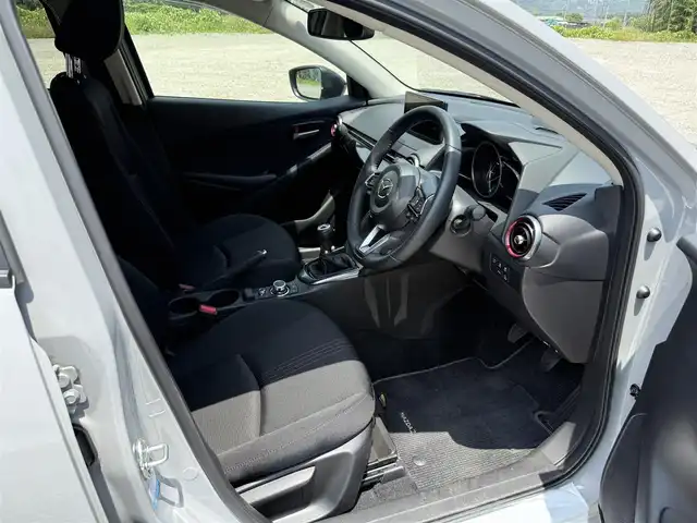 マツダ マツダ２ 15スポルト 兵庫県 2024(令6)年 0.2万km グレーⅡ ワンオーナー/ディスプレイオーディオ/フルセグTV/全方位モニター/レーダークルコン/ETC/レーンキープアシスト/コーナーセンサー/LEDヘッドライト/スマートブレーキサポート/純正アルミホイール/スマートキー/プッシュスタート