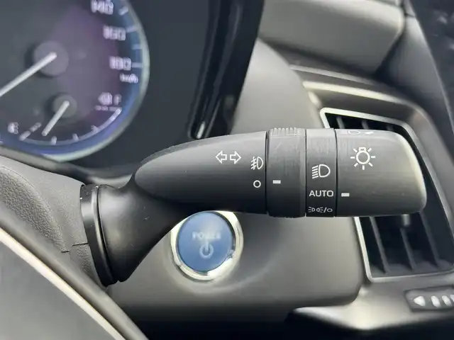 トヨタ クラウン ハイブリッド RS リミテッドⅡ 滋賀県 2022(令4)年 4.1万km プレシャスホワイトパール 純正12.3型ナビ/　(Bluetooth/DVD/Blu-ray/フルセグ)/パノラミックビューモニター/ビルトインETC2.0/パワーシート/シートヒーター/シートクーラー/セーフティセンス/・レーントレーシングアシスト/・プリクラッシュセーフティ/・レーダークルーズコントロール/・アダプティブハイビーム/・ロードサインアシスト/・先行車発進告知機能/・ドライバー異常時対応システム/・ブラインドスポットモニター/・リアクロストラフィックオートブレーキ/・リアクロストラフィックアラート/3眼LEDヘッドランプ/本革巻きステアリング/黒革シート/クリアランスソナー/マルチフォルケッタ19インチアルミホイール/スマートキー/プッシュスタート