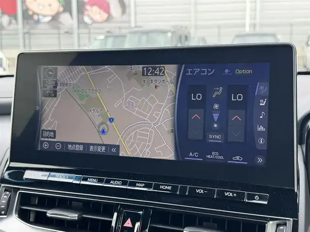 トヨタ クラウン ハイブリッド RS リミテッドⅡ 滋賀県 2022(令4)年 4.1万km プレシャスホワイトパール 純正12.3型ナビ/　(Bluetooth/DVD/Blu-ray/フルセグ)/パノラミックビューモニター/ビルトインETC2.0/パワーシート/シートヒーター/シートクーラー/セーフティセンス/・レーントレーシングアシスト/・プリクラッシュセーフティ/・レーダークルーズコントロール/・アダプティブハイビーム/・ロードサインアシスト/・先行車発進告知機能/・ドライバー異常時対応システム/・ブラインドスポットモニター/・リアクロストラフィックオートブレーキ/・リアクロストラフィックアラート/3眼LEDヘッドランプ/本革巻きステアリング/黒革シート/クリアランスソナー/マルチフォルケッタ19インチアルミホイール/スマートキー/プッシュスタート