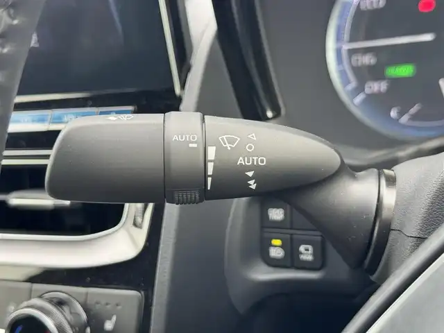 トヨタ クラウン ハイブリッド RS リミテッドⅡ 滋賀県 2022(令4)年 4.1万km プレシャスホワイトパール 純正12.3型ナビ/　(Bluetooth/DVD/Blu-ray/フルセグ)/パノラミックビューモニター/ビルトインETC2.0/パワーシート/シートヒーター/シートクーラー/セーフティセンス/・レーントレーシングアシスト/・プリクラッシュセーフティ/・レーダークルーズコントロール/・アダプティブハイビーム/・ロードサインアシスト/・先行車発進告知機能/・ドライバー異常時対応システム/・ブラインドスポットモニター/・リアクロストラフィックオートブレーキ/・リアクロストラフィックアラート/3眼LEDヘッドランプ/本革巻きステアリング/黒革シート/クリアランスソナー/マルチフォルケッタ19インチアルミホイール/スマートキー/プッシュスタート