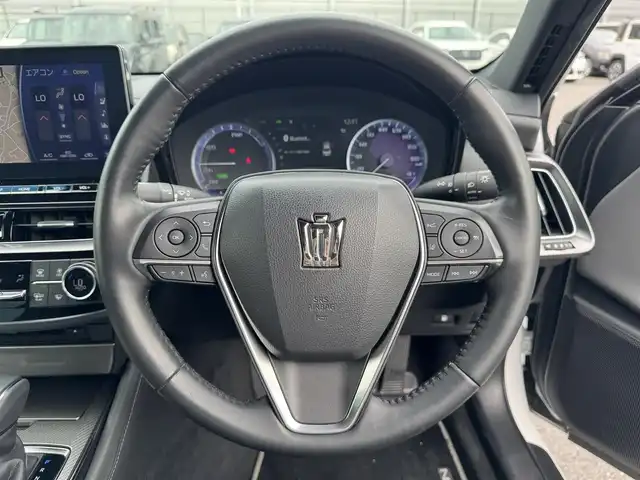 トヨタ クラウン ハイブリッド RS リミテッドⅡ 滋賀県 2022(令4)年 4.1万km プレシャスホワイトパール 純正12.3型ナビ/　(Bluetooth/DVD/Blu-ray/フルセグ)/パノラミックビューモニター/ビルトインETC2.0/パワーシート/シートヒーター/シートクーラー/セーフティセンス/・レーントレーシングアシスト/・プリクラッシュセーフティ/・レーダークルーズコントロール/・アダプティブハイビーム/・ロードサインアシスト/・先行車発進告知機能/・ドライバー異常時対応システム/・ブラインドスポットモニター/・リアクロストラフィックオートブレーキ/・リアクロストラフィックアラート/3眼LEDヘッドランプ/本革巻きステアリング/黒革シート/クリアランスソナー/マルチフォルケッタ19インチアルミホイール/スマートキー/プッシュスタート