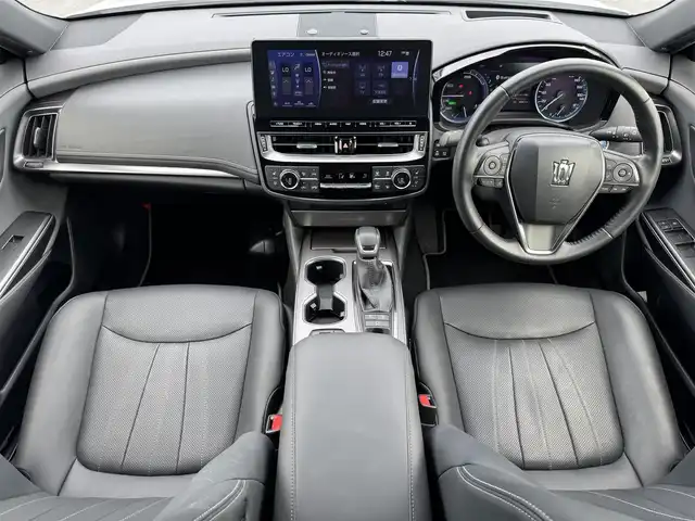 トヨタ クラウン ハイブリッド RS リミテッドⅡ 滋賀県 2022(令4)年 4.1万km プレシャスホワイトパール 純正12.3型ナビ/　(Bluetooth/DVD/Blu-ray/フルセグ)/パノラミックビューモニター/ビルトインETC2.0/パワーシート/シートヒーター/シートクーラー/セーフティセンス/・レーントレーシングアシスト/・プリクラッシュセーフティ/・レーダークルーズコントロール/・アダプティブハイビーム/・ロードサインアシスト/・先行車発進告知機能/・ドライバー異常時対応システム/・ブラインドスポットモニター/・リアクロストラフィックオートブレーキ/・リアクロストラフィックアラート/3眼LEDヘッドランプ/本革巻きステアリング/黒革シート/クリアランスソナー/マルチフォルケッタ19インチアルミホイール/スマートキー/プッシュスタート