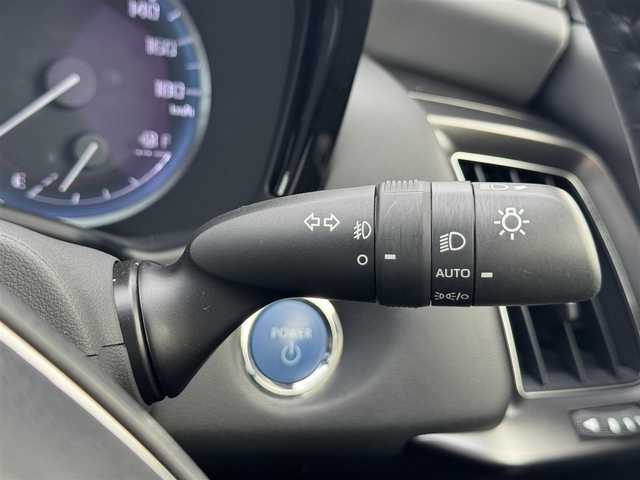 トヨタ クラウン ハイブリッド RS リミテッドⅡ 滋賀県 2022(令4)年 4.1万km プレシャスホワイトパール 純正12.3型ナビ/　(Bluetooth/DVD/Blu-ray/フルセグ)/パノラミックビューモニター/ビルトインETC2.0/パワーシート/シートヒーター/シートクーラー/セーフティセンス/・レーントレーシングアシスト/・プリクラッシュセーフティ/・レーダークルーズコントロール/・アダプティブハイビーム/・ロードサインアシスト/・先行車発進告知機能/・ドライバー異常時対応システム/・ブラインドスポットモニター/・リアクロストラフィックオートブレーキ/・リアクロストラフィックアラート/3眼LEDヘッドランプ/本革巻きステアリング/黒革シート/クリアランスソナー/マルチフォルケッタ19インチアルミホイール/スマートキー/プッシュスタート