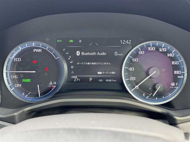 トヨタ クラウン ハイブリッド RS リミテッドⅡ 滋賀県 2022(令4)年 4.1万km プレシャスホワイトパール 純正12.3型ナビ/　(Bluetooth/DVD/Blu-ray/フルセグ)/パノラミックビューモニター/ビルトインETC2.0/パワーシート/シートヒーター/シートクーラー/セーフティセンス/・レーントレーシングアシスト/・プリクラッシュセーフティ/・レーダークルーズコントロール/・アダプティブハイビーム/・ロードサインアシスト/・先行車発進告知機能/・ドライバー異常時対応システム/・ブラインドスポットモニター/・リアクロストラフィックオートブレーキ/・リアクロストラフィックアラート/3眼LEDヘッドランプ/本革巻きステアリング/黒革シート/クリアランスソナー/マルチフォルケッタ19インチアルミホイール/スマートキー/プッシュスタート