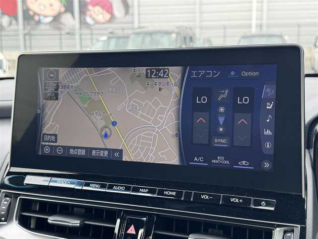 トヨタ クラウン ハイブリッド RS リミテッドⅡ 滋賀県 2022(令4)年 4.1万km プレシャスホワイトパール 純正12.3型ナビ/　(Bluetooth/DVD/Blu-ray/フルセグ)/パノラミックビューモニター/ビルトインETC2.0/パワーシート/シートヒーター/シートクーラー/セーフティセンス/・レーントレーシングアシスト/・プリクラッシュセーフティ/・レーダークルーズコントロール/・アダプティブハイビーム/・ロードサインアシスト/・先行車発進告知機能/・ドライバー異常時対応システム/・ブラインドスポットモニター/・リアクロストラフィックオートブレーキ/・リアクロストラフィックアラート/3眼LEDヘッドランプ/本革巻きステアリング/黒革シート/クリアランスソナー/マルチフォルケッタ19インチアルミホイール/スマートキー/プッシュスタート