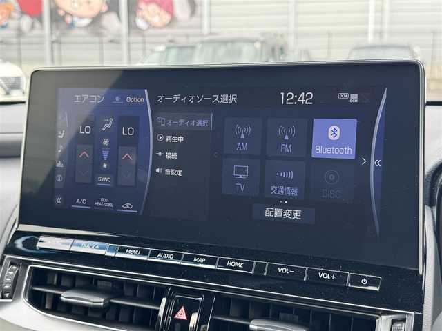 トヨタ クラウン ハイブリッド RS リミテッドⅡ 滋賀県 2022(令4)年 4.1万km プレシャスホワイトパール 純正12.3型ナビ/　(Bluetooth/DVD/Blu-ray/フルセグ)/パノラミックビューモニター/ビルトインETC2.0/パワーシート/シートヒーター/シートクーラー/セーフティセンス/・レーントレーシングアシスト/・プリクラッシュセーフティ/・レーダークルーズコントロール/・アダプティブハイビーム/・ロードサインアシスト/・先行車発進告知機能/・ドライバー異常時対応システム/・ブラインドスポットモニター/・リアクロストラフィックオートブレーキ/・リアクロストラフィックアラート/3眼LEDヘッドランプ/本革巻きステアリング/黒革シート/クリアランスソナー/マルチフォルケッタ19インチアルミホイール/スマートキー/プッシュスタート