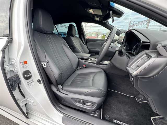 トヨタ クラウン ハイブリッド RS リミテッドⅡ 滋賀県 2022(令4)年 4.1万km プレシャスホワイトパール 純正12.3型ナビ/　(Bluetooth/DVD/Blu-ray/フルセグ)/パノラミックビューモニター/ビルトインETC2.0/パワーシート/シートヒーター/シートクーラー/セーフティセンス/・レーントレーシングアシスト/・プリクラッシュセーフティ/・レーダークルーズコントロール/・アダプティブハイビーム/・ロードサインアシスト/・先行車発進告知機能/・ドライバー異常時対応システム/・ブラインドスポットモニター/・リアクロストラフィックオートブレーキ/・リアクロストラフィックアラート/3眼LEDヘッドランプ/本革巻きステアリング/黒革シート/クリアランスソナー/マルチフォルケッタ19インチアルミホイール/スマートキー/プッシュスタート