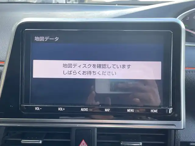 トヨタ シエンタ G クエロ 和歌山県 2020(令2)年 2万km ブラックマイカ 純正9インチナビ（NSZT-Y68T)/（BT/CD/DVD）/フルセグTV/全方位カメラ/衝突軽減ブレーキ/前後コーナーセンサー/レーンキープアシスト/オートライト/横滑り防止/前方ドラレコ/両側パワスラ/LEDヘッドライト/フォグランプ/ステアリングリモコン/純正フロアマット/ベンチシート/電格ミラー/ドアバイザー/プッシュスタート