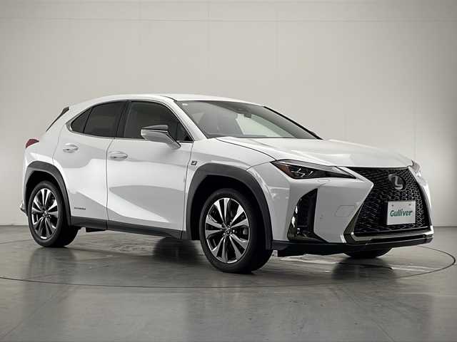 レクサス ＵＸ 250h Fスポーツ 宮崎県 2019(平31)年 3.3万km ホワイトノーヴァガラスフレーク 禁煙車/レクサスセーフティシステム/純正12.3型ディスプレイオーディオナビTV/純正バックカメラ/純正ビルトイン2.0ETC/純正LEDオートライト/純正LEDフォグ/純正18インチアルミ/純正フロアマット/プリクラッシュセーフティ/アダプティブクルーズコントロール/レーンディパーチャーアラート/オートマチックハイビーム/ブラインドスポットモニター/クリアランスソナー/パワーバックドア/赤本革シート/パワーシート/シートヒーター/ステアリングヒーター/デュアルオートエアコン（ナノイー）/スマートキー/プッシュエンジンスタート/スペアキー/新車時保証書/取扱い説明書