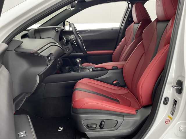 レクサス ＵＸ 250h Fスポーツ 宮崎県 2019(平31)年 3.3万km ホワイトノーヴァガラスフレーク 禁煙車/レクサスセーフティシステム/純正12.3型ディスプレイオーディオナビTV/純正バックカメラ/純正ビルトイン2.0ETC/純正LEDオートライト/純正LEDフォグ/純正18インチアルミ/純正フロアマット/プリクラッシュセーフティ/アダプティブクルーズコントロール/レーンディパーチャーアラート/オートマチックハイビーム/ブラインドスポットモニター/クリアランスソナー/パワーバックドア/赤本革シート/パワーシート/シートヒーター/ステアリングヒーター/デュアルオートエアコン（ナノイー）/スマートキー/プッシュエンジンスタート/スペアキー/新車時保証書/取扱い説明書