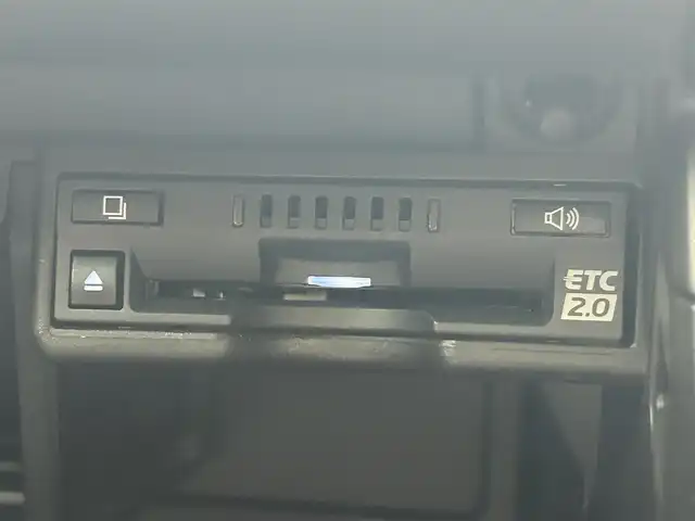 レクサス ＵＸ 250h Fスポーツ 熊本県 2019(平31)年 3.3万km ホワイトノーヴァガラスフレーク 禁煙車/レクサスセーフティシステム/純正12.3型ディスプレイオーディオナビTV/純正バックカメラ/純正ビルトイン2.0ETC/純正LEDオートライト/純正LEDフォグ/純正18インチアルミ/純正フロアマット/プリクラッシュセーフティ/アダプティブクルーズコントロール/レーンディパーチャーアラート/オートマチックハイビーム/ブラインドスポットモニター/前後クリアランスソナー/パワーバックドア/赤本革シート/パワーシート/シートヒーター/ステアリングヒーター/デュアルオートエアコン（ナノイー）/スマートキー/プッシュエンジンスタート/スペアキー/保証書/取扱い説明書