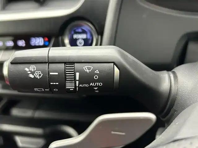 レクサス ＵＸ 250h Fスポーツ 熊本県 2019(平31)年 3.3万km ホワイトノーヴァガラスフレーク 禁煙車/レクサスセーフティシステム/純正12.3型ディスプレイオーディオナビTV/純正バックカメラ/純正ビルトイン2.0ETC/純正LEDオートライト/純正LEDフォグ/純正18インチアルミ/純正フロアマット/プリクラッシュセーフティ/アダプティブクルーズコントロール/レーンディパーチャーアラート/オートマチックハイビーム/ブラインドスポットモニター/前後クリアランスソナー/パワーバックドア/赤本革シート/パワーシート/シートヒーター/ステアリングヒーター/デュアルオートエアコン（ナノイー）/スマートキー/プッシュエンジンスタート/スペアキー/保証書/取扱い説明書