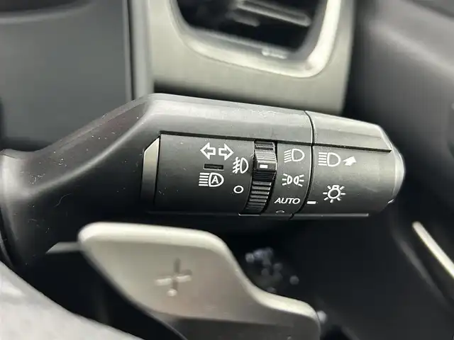 レクサス ＵＸ 250h Fスポーツ 熊本県 2019(平31)年 3.3万km ホワイトノーヴァガラスフレーク 禁煙車/レクサスセーフティシステム/純正12.3型ディスプレイオーディオナビTV/純正バックカメラ/純正ビルトイン2.0ETC/純正LEDオートライト/純正LEDフォグ/純正18インチアルミ/純正フロアマット/プリクラッシュセーフティ/アダプティブクルーズコントロール/レーンディパーチャーアラート/オートマチックハイビーム/ブラインドスポットモニター/前後クリアランスソナー/パワーバックドア/赤本革シート/パワーシート/シートヒーター/ステアリングヒーター/デュアルオートエアコン（ナノイー）/スマートキー/プッシュエンジンスタート/スペアキー/保証書/取扱い説明書