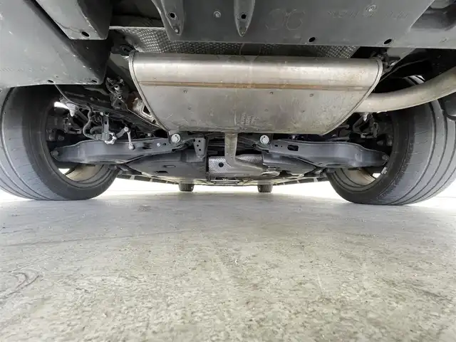 トヨタ プリウス S ツーリングセレクション 千葉県 2020(令2)年 4.1万km プラチナホワイトパールマイカ トヨタセーフティーセンス/・プリクラッシュセーフティ/・オートマチックハイビーム/・レーダークルーズコントロール/・ブラインドスポットモニター/・レーンディパーチャーアラート/モデリスタエアロ/純正9インチSDナビ/・型式：WSZT-Y68T/・CD/フルセグTV/Bluetooth/AM/FM/パノラマモニター/コーナーセンサー/レザーシート/シートヒーター/ETC/純正17インチアルミホイール/純正フロアマット/ステアリングスイッチ/LEDオートヘッドライト/プッシュスタート/禁煙車