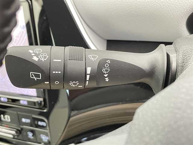 トヨタ プリウス S ツーリングセレクション 千葉県 2020(令2)年 4.1万km プラチナホワイトパールマイカ トヨタセーフティーセンス/・プリクラッシュセーフティ/・オートマチックハイビーム/・レーダークルーズコントロール/・ブラインドスポットモニター/・レーンディパーチャーアラート/モデリスタエアロ/純正9インチSDナビ/・型式：WSZT-Y68T/・CD/フルセグTV/Bluetooth/AM/FM/パノラマモニター/コーナーセンサー/レザーシート/シートヒーター/ETC/純正17インチアルミホイール/純正フロアマット/ステアリングスイッチ/LEDオートヘッドライト/プッシュスタート/禁煙車