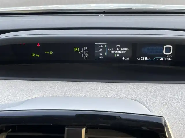 トヨタ プリウス Sツーリングセレクション 広島県 2020(令2)年 4.1万km プラチナホワイトパールマイカ トヨタセーフティーセンス/・プリクラッシュセーフティ/・オートマチックハイビーム/・レーダークルーズコントロール/・ブラインドスポットモニター/・レーンディパーチャーアラート/モデリスタエアロ/純正9インチSDナビ/・型式：WSZT-Y68T/・CD/フルセグTV/Bluetooth/AM/FM/パノラミックビューモニター/ビルトインETC/コーナーセンサー/レザーシート/前席シートヒーター/純正17インチアルミホイール/純正フロアマット/ステアリングスイッチ/LEDオートヘッドライト/プッシュスタート/禁煙車