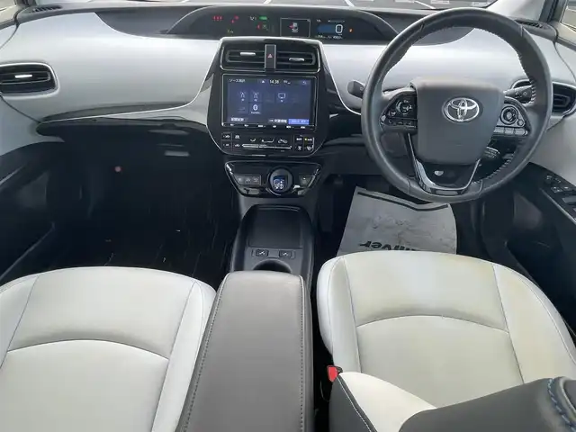 トヨタ プリウス Sツーリングセレクション 岡山県 2020(令2)年 4.1万km プラチナホワイトパールマイカ 登録時走行距離：40833km/禁煙車/モデリスタエアロ/全方位カメラ/純正9インチSDナビ（WSZT-Y68T）/・CD/フルセグTV/Bluetooth/AM/FM/トヨタセーフティーセンス/・PCS（衝突軽減システム）/・オートマチックハイビーム/・レーダークルーズコントロール/・LTA（レーンアシスト）/・先行車発進告知/・ふらつき警報/・ロードサインアシスト（標識認識機能）/ビルトインETC/クリアランスソナー/シートヒーター（D・N席）/純正17インチアルミホイール/純正フロアマット/ステアリングスイッチ/LEDヘッドライト/フォグライト/ドアバイザー/電動格納ミラー/オートリトラミラー/プッシュスタート/スマートキー/スペアキー/取扱説明書