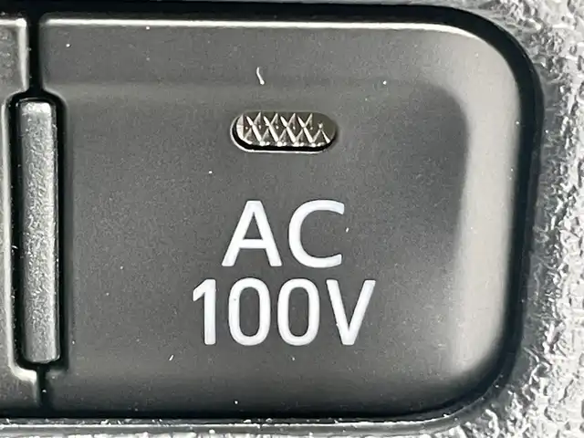 トヨタ プリウス Sツーリングセレクション 岡山県 2020(令2)年 4.1万km プラチナホワイトパールマイカ 登録時走行距離：40833km/禁煙車/モデリスタエアロ/全方位カメラ/純正9インチSDナビ（WSZT-Y68T）/・CD/フルセグTV/Bluetooth/AM/FM/トヨタセーフティーセンス/・PCS（衝突軽減システム）/・オートマチックハイビーム/・レーダークルーズコントロール/・LTA（レーンアシスト）/・先行車発進告知/・ふらつき警報/・ロードサインアシスト（標識認識機能）/ビルトインETC/クリアランスソナー/シートヒーター（D・N席）/純正17インチアルミホイール/純正フロアマット/ステアリングスイッチ/LEDヘッドライト/フォグライト/ドアバイザー/電動格納ミラー/オートリトラミラー/プッシュスタート/スマートキー/スペアキー/取扱説明書