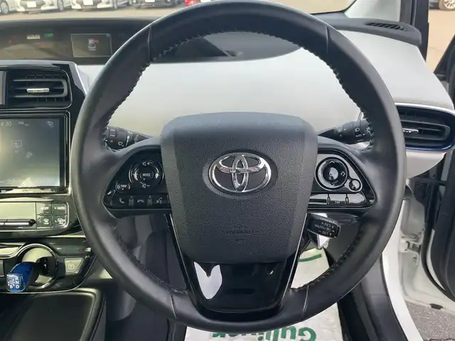 トヨタ プリウス Sツーリングセレクション 岡山県 2020(令2)年 4.1万km プラチナホワイトパールマイカ 登録時走行距離：40833km/禁煙車/モデリスタエアロ/全方位カメラ/純正9インチSDナビ（WSZT-Y68T）/・CD/フルセグTV/Bluetooth/AM/FM/トヨタセーフティーセンス/・PCS（衝突軽減システム）/・オートマチックハイビーム/・レーダークルーズコントロール/・LTA（レーンアシスト）/・先行車発進告知/・ふらつき警報/・ロードサインアシスト（標識認識機能）/ビルトインETC/クリアランスソナー/シートヒーター（D・N席）/純正17インチアルミホイール/純正フロアマット/ステアリングスイッチ/LEDヘッドライト/フォグライト/ドアバイザー/電動格納ミラー/オートリトラミラー/プッシュスタート/スマートキー/スペアキー/取扱説明書